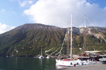 nel porto di Vulcano