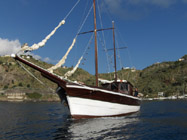 La magestuosa prua del Panaria